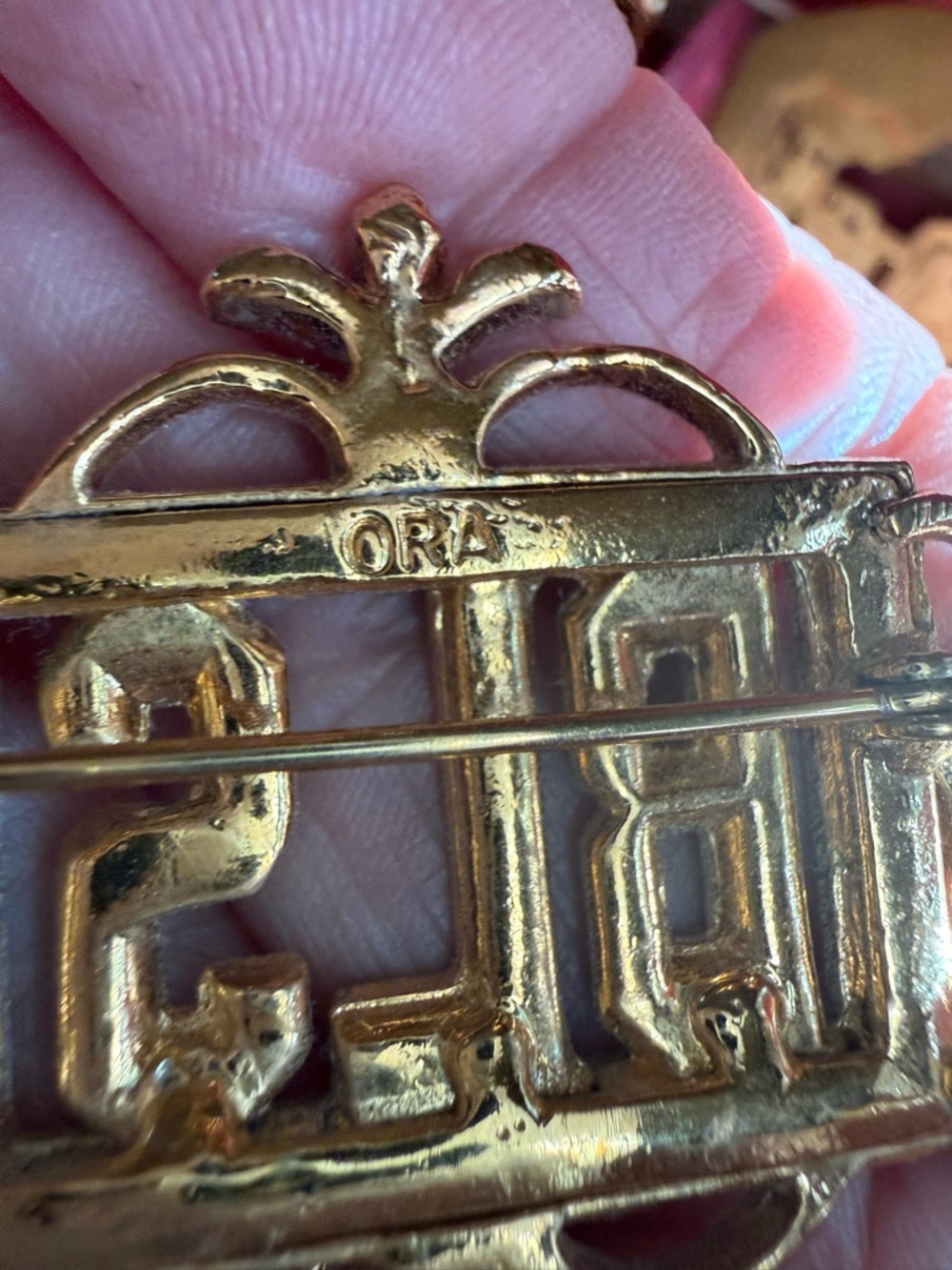 Vintage Jewelry Box filled Jewelry, Lady BuxtonVTG brooches earring’s necklaces - Picture 10 of 16